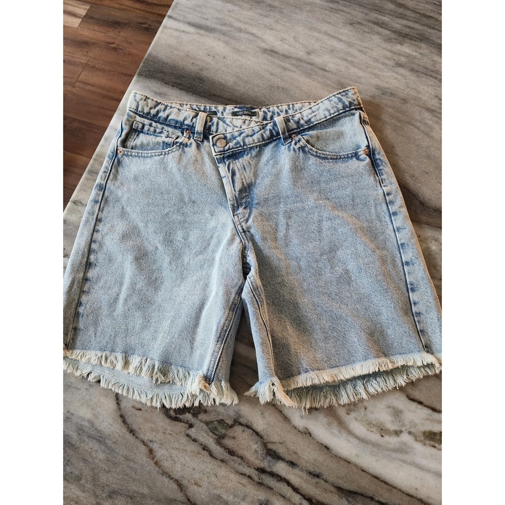 Wild Fable Light Wash Asymmetrical Waist Denim Shorts Size 10 Frayed Hem Bermuda